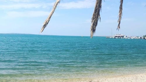 Hotel Beni - Ljeto u Dalmaciji, Vrsi, Dalmacija, Hrvatska - 465 EUR - 3x noćenje u dvokrevetnoj sobi za 2 osobe (2 djece do 6 godina besplatno), Polupansion