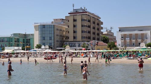 Hotel President - Odmor uz more za kraj ljeta, Bellaria Igea Marina, Italija - 630 EUR - 5x noćenje u dvokrevetnoj sobi s balkonom ili bez balkona za 2 osobe, Polupansion u hotelskom restoranu