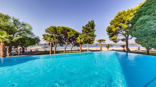 Ilirija Resort - Hotel Adriatic - Ljeto u Biogradu - Posebna akcijska cijena, Biograd na Moru, Dalmacija, Hrvatska - 1.325 EUR - 7x noćenje u dvokrevetnoj Comfort sobi za 2 osobe (1 dijete do 7 godina besplatno), Polupansion