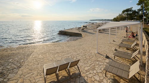 Hotel Pelegrin Plava Laguna - Ljeto u obnovljenom hotelu u Istri, Umag, Istra, Hrvatska - 560 EUR - 2x noćenje u Classic sobi s balkonom (park strana) za 2 osobe (1. dijete do 11,99 godina i 2. dijete do 4,99 godina besplatno), Polupansion