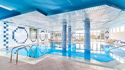 Mediteran Maradiso Hotel by Aminess - Jesenski odmor udvoje u Crikvenici, Crikvenica, Hrvatska - 156 EUR - 2x noćenje u Standard dvokrevetnoj sobi za 2 osobe, Polupansion (buffet doručak i večera)