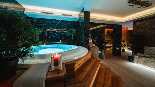 Hotel Zagi - Kratek odmor za parove s korištenjem novog wellness centra, Oroslavje, Hrvatska - 119 EUR - 1x noćenje u dvokrevetnoj Standard sobi za 2 osobe, Polupansion (buffet doručak i večera)