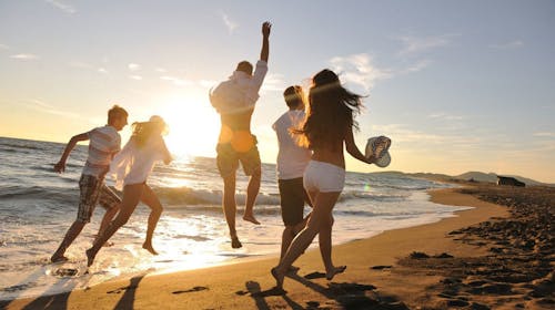 Hotel International - Kratak ljetni odmor na Rabu, Rab, Hrvatska - 529 EUR - 3x noćenje u dvokrevetnoj sobi s pogledom na grad ili more (ovisno o raspoloživosti) za 2 osobe (1 dijete do 6 godina besplatno), Polupansion