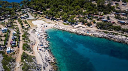 Camping Village Poljana - Mobilna kućica - Last minute odmor na Malom Lošinju, Mali Lošinj, Hrvatska - 707 EUR - 5x noćenje u mobilnoj kućici Bellavista za 4 osobe (1 dijete do 11,99 godina besplatno), Korištenje struje, plina i vode