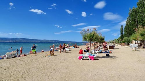 Kamp Almissa - Ljeto u Dalmaciji - Mobilna kućica Adria Superior - Posebna akcijska ponuda, Omiš, Dalmacija, Hrvatska - 1.855 EUR - 7x noćenje u mobilnoj kućici Adria Superior 4+1 (C2 zona, zadnji red) za do 5 osoba (4 odrasle osobe i 1 dijete do 11,99 godina), Jednokratno korištenje posteljine i ručnika