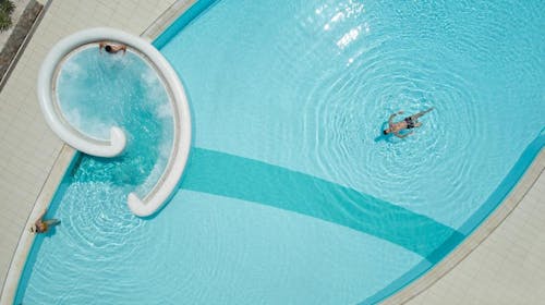 Bluesun Hotel Elaphusa - Ljeto za parove u Bolu, Bol, otok Brač, Dalmacija, Hrvatska - 516 EUR - 2x noćenje u Standard dvokrevetnoj sobi s balkonom (morska strana) za 2 osobe, Polupansion (buffet doručak i večera)