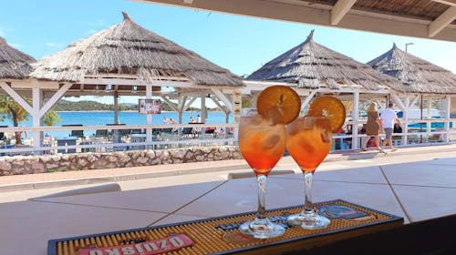 Tribunia Beach Hotel - Last minute ljeto u Tribunju, Tribunj, Dalmacija, Hrvatska - 240 EUR - 2x noćenje u dvokrevetnoj sobi ili apartmanu (ovisno o raspoloživosti) za 2 osobe, Polupansion
