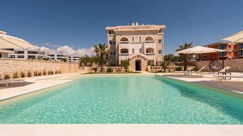 Chateau Dabo Luxury Pool Apartments - Kraj ljeta na Pagu, Novalja, Hrvatska - 1.250 EUR - 5x noćenje u dvosobnom apartmanu (4+2) za 6 osoba, Korištenje vanjskog bazena