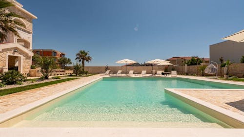 Chateau Dabo Luxury Pool Apartments - Kraj ljeta na Pagu, Novalja, Hrvatska - 1.316 EUR - 7x noćenje u dvosobnom apartmanu (3+2) za 5 osoba, Korištenje vanjskog bazena