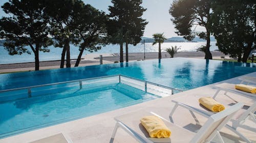 Ilirija Resort - Hotel Adriatic - Ultra last minute akcija s punim pansionom, Biograd na Moru, Dalmacija, Hrvatska - 179 EUR - 1x noćenje u dvokrevetnoj Comfort sobi za 2 osobe (1 dijete do 12 godina i 1 dijete do 7 godina besplatno), Puni pansion