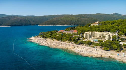 Valamar Sanfior Hotel & Casa - Vrhunski obiteljski odmor u Rapcu, Rabac, Hrvatska - 345 EUR - 2x noćenje u sobi „Room for 2+1 Seaside“ za 2 osobe (1 dijete do 11,99 godina besplatno), Polupansion s uključenim bezalkoholnim negaziranim pićima iz šankomata tijekom obroka