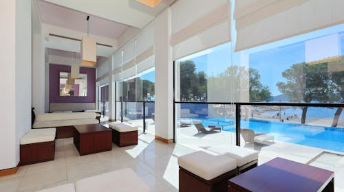 Ilirija Resort - Hotel Adriatic - Ljeto u rujnu s punim pansionom, Biograd na Moru, Hrvatska - 890 EUR - 5x noćenje u dvokrevetnoj Superior sobi za 2 osobe (1 dijete do 12 godina i 1 dijete do 7 godina besplatno), Puni pansion