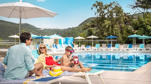 Sunny Rabac by Valamar - Zabavno obiteljsko ljeto, Rabac, Hrvatska - 409 EUR - 2x noćenje u dvokrevetnoj sobi 2+1 (morska strana) za 2 osobe (1 dijete do 17,99 godina besplatno), Sunny puni pansion