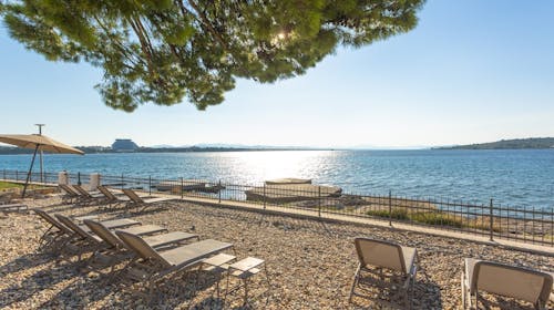 Villa Arausa - Obiteljsko all inclusive light ljeto - Posebna akcija, Vodice, Hrvatska - 552 EUR - 3x noćenje u dvokrevetnoj Standard sobi s balkonom morska strana za 2 osobe (1 dijete do 11,99 godina i 2. dijete do 2,99 godina besplatno), All inclusive light
