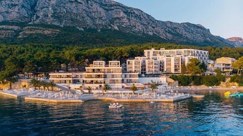 Morenia All Inclusive Resort - All inclusive ljeto s animacijom, Podaca, Hrvatska - 1.810 EUR - 5x noćenje u Comfort sobi s balkonom (strana more) za 2 osobe (1 dijete do 11,99 godina ili 2 djece do 7,99 godina besplatno), All inclusive