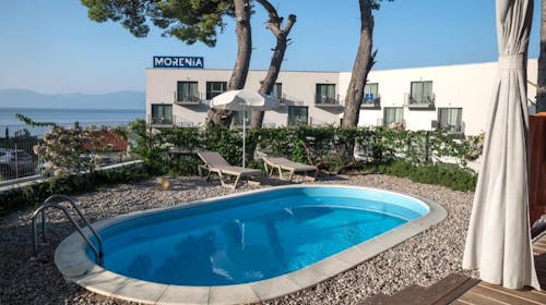 Park Villas by Morenia - Najam Deluxe kamping vile s privatnim bazenom, Podaca, Hrvatska - 2.085 EUR - 5x noćenje u kamping vili s privatnim grijanim bazenom za do 6 osoba (max. 4 odrasle osobe i 2 djece do 11,99 godina), Korištenje hotelskih grijanih vanjskih bazena