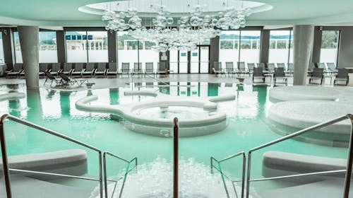 Wellness Hotel Habakuk - Obiteljsko wellness opuštanje pod Pohorjem, Maribor, Pohorje, Slovenija - 349 EUR - 2x noćenje u dvokrevetnoj Standard sobi s dodatnim ležajem za 2 osobe (1 dijete do 11,99 godina i 1 dijete do 4,99 godina besplatno), Polupansion