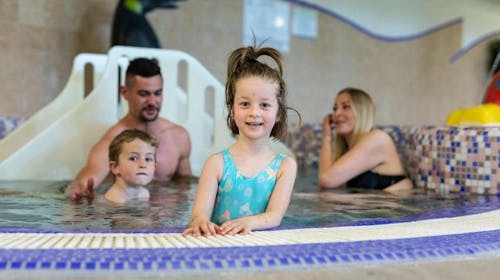 Karos Spa Hotel - Obiteljski jesenski wellness odmor, Zalakaros, Mađarska - 357 EUR - 2x noćenje u prostranoj Spa Superior sobi za 2 osobe (1 dijete do 11,99 godina besplatno), Polupansion (bogati buffet doručak i buffet večera) u restoranu Eden