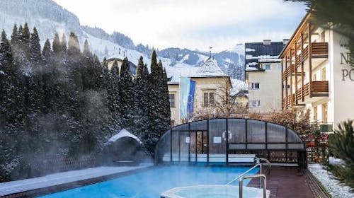 Upside Down Town Hotel Neue Post - Ladies Ski Opening u Zell am Seeu, Zell am See, Austrija - 683 EUR - 3x noćenje u dvokrevetnoj Cosy Terra sobi za 1 osobu, Polupansion