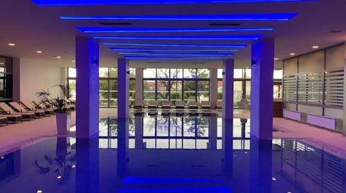 Hotel Katarina - Jesensko wellness opuštanje u Selcu, Selce, Hrvatska - 515 EUR - 3x noćenje u Standard dvokrevetnoj sobi s balkonom za 2 osobe (1 dijete do 11,99 godina besplatno), Polupansion
