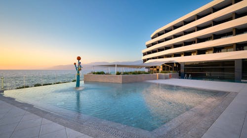 Grand Hotel View - Romantično ljeto na Braču - Posebna akcijska cijena, Postira, Hrvatska - 1.265 EUR - 5x noćenje u dvokrevetnoj Superior sobi s balkonom (bočni pogled na more) za 2 osobe, Polupansion
