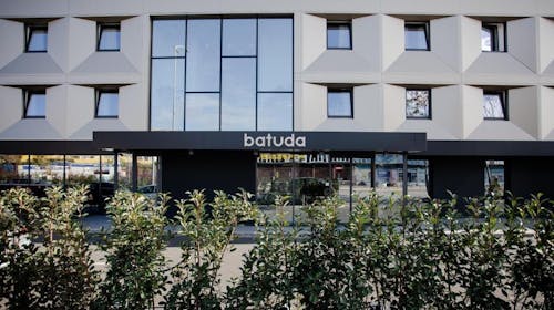 Hotel Batuda - Obiteljski kraj ljeta u Splitu, Split, Hrvatska - 270 EUR - 2x noćenje u dvokrevetnoj sobi za 2 osobe (1 dijete do 6 godina besplatno), Doručak