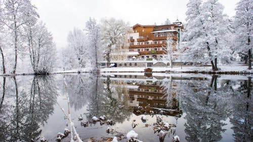 Hotel Tramser Hof - Savršen zimski odmor, Landeck, Austrija - 1.535 EUR - 7x noćenje u Standard dvokrevetnoj sobi za 2 osobe (1 dijete do 12,99 godina besplatno), Polupansion