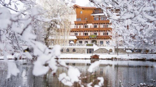 Hotel Tramser Hof - Savršen zimski odmor, Landeck, Austrija - 1.225 EUR - 5x noćenje u Standard dvokrevetnoj sobi za 2 osobe (1 dijete do 12,99 godina besplatno), Polupansion