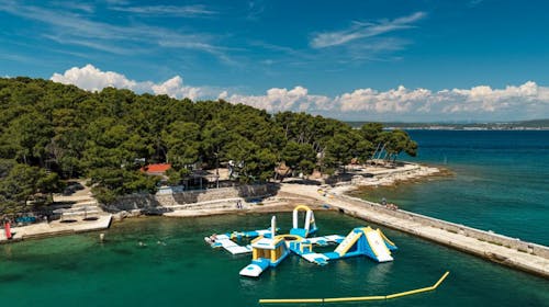 Holiday Park Zelena Punta - Ljeto na otoku Ugljan s korištenjem vodenog parka, Kukljica, Hrvatska - 399 EUR - 2x noćenje u apartmanu tipa B za 2 odrasle osobe, Polupansion za 2 osobe