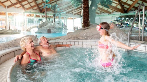 Terme Čatež - Hotel Čatež - Jesenska obiteljska termalna zabava, Čatež ob Savi, Slovenija - 475 EUR - 2x noćenje u dvokrevetnoj sobi s balkonom ili sobi s terasom u prizemlju ili sobi s francuskim balkonom (odvojeni ležajevi) za 2 osobe (1 dijete do 11,99 godina i 1 dijete do 5,99 godina besplatno), Polupansion (doručak i večera)