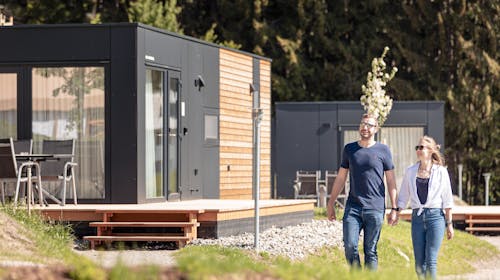 Chalets & Glamping Nassfeld by Alps Resort - Luksuzni odmor u drvenim kućicama u prirodi, Kötschach, Austrija - 865 EUR - 5x noćenje u Premium drveni kućici s balkonom za 4 osobe, Besplatan Wi-Fi