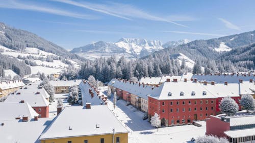 Erzberg Alpin Resort by Alps Resorts - Obiteljski zimski odmor, Eisenerz, Austrija - 299 EUR - 7x noćenje u apartmanu Classic Family Accommodation Balcony »am Erzberg« za 4 osobe, Besplatan ulaz u kupalište Vitalbad Eisener