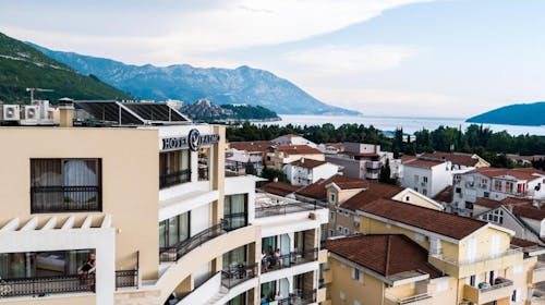 Hotel Kadmo by Aycon - Obiteljska jesen, Budva, Crna Gora - 262 EUR - 3x noćenje u dvokrevetnoj Standard sobi za 2 osobe (1 dijete do 11,99 godina besplatno), Doručak