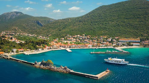 Hotel Faraon - All inclusive kraj ljeta u Dalmaciji, Trpanj, Hrvatska - 327 EUR - 3x noćenje u dvokrevetnoj Comfort sobi s balkonom (pogled more) za 2 osobe (1 dijete do 11,99 godina besplatno), All inclusive s uključenim pićem uz obroke