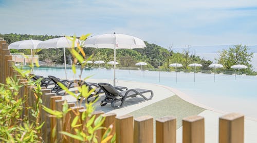 Elements Camping Selce - Ljeto u Premium mobilnoj kućici, Selce, Hrvatska - 733 EUR - 3x noćenje u Premium mobilnoj kućici za 5 osoba, Korištenje vanjskog bazena sa sunčalištem (ovisno o vremenskim uvjetima)