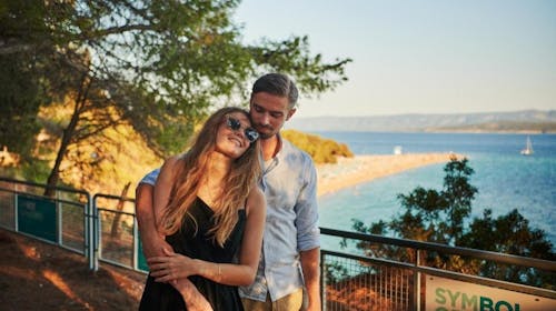 Bluesun Holiday Village Bonaca - Last minute ljeto s punim pansionom na Braču, Bolč, Hrvatska - 520 EUR - 2x noćenje u Standard dvokrevetnoj sobi plus s balkonom (morska strana) za 2 osobe (1 dijete do 9,99 godina besplatno), Puni pansion
