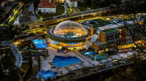 Hotel Thermana Park Laško Superior - Luksuzno termalno opuštanje - Soba s balkonom, Laško, Slovenija - 378 EUR - 2x noćenje u dvokrevetnoj sobi s balkonom za 2 osobe, Polupansion (buffet doručak i večera)