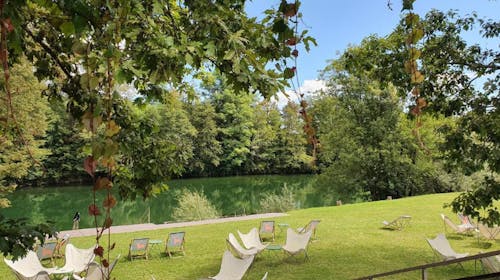 Magnolia House by the river - Jesenski odmor na rijeci Kupi - Mobilna kućica XL, Gradac, Slovenija - 304 EUR - 2x noćenje u opremljenim mobilnim kućicama "Magnolia XL" za do 7 osoba (6 odraslih osoba i 1 dijete do 15,99 godina), Posteljinu i ručnike