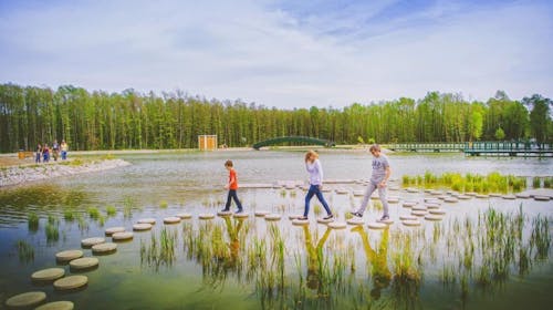 Boni Family Wellness Hotel - Obiteljski jesenski odmor, Zalakaros, Mađarska - 199 EUR - 2x noćenje u dvokrevetnoj sobi s terasom ili balkonom za 2 osobe (1 dijete do 11,99 godina besplatno), Polupansion (bogati buffet doručak na vanjskoj terasi ili u restoranu i bogata domaća večera u 3 slijeda u restoranu)