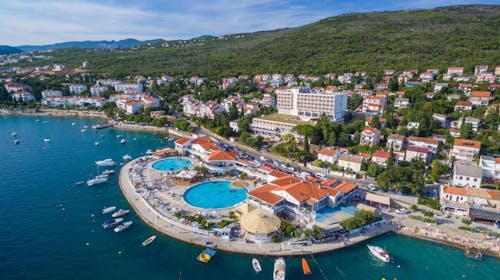 Apartmani Cindrić - Obiteljsko ljetovanje uz obalu u rujnu, Selce, Hrvatska - 110 EUR - 1x noćenje u apartmanu za 2 osobe (1 dijete do 10 godina besplatno), Turistička pristojba