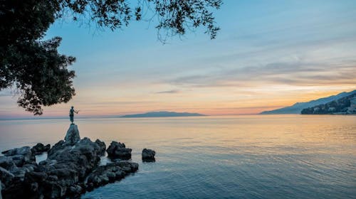 Keight Hotel Opatija, Curio Collection by Hilton - Raskošno rujansko vikend wellness opuštanje, Opatija, Hrvatska - 550 EUR - 2x noćenje u dvokrevetnoj Keight King ili Twin sobi za 2 osobe, Bogati buffet doručak u Pierrot restoranu