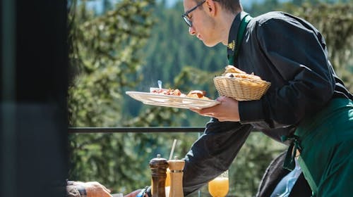 Hotel Forest - Vikend odmor udvoje na Jahorini, Pale, Bosna i Hercegovina - 129 EUR - 1x noćenje u dvokrevetnoj Standard sobi s pogledom na planinu za 2 osobe, Doručak