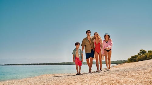 Falkensteiner Family Hotel Diadora - Zabavni odmor za obitelji - Falky room 2+2, Petrčane, Hrvatska - 958 EUR - 2x noćenje u Family Superior sobi s balkonom za 2 osobe (2 djece do 11,99 godina besplatno), Polupansion