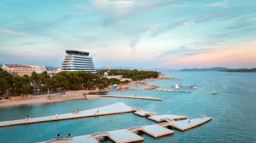 Hotel Olympia Sky - Rujanski paket opuštanja u vrhunskom hotelu - Premium suite - 72-satna akcija, Vodice, Hrvatska - 669 EUR - 2x noćenje u Premium Suite s balkonom i pogledom na more za 2 osobe (2 djece do 17,99 godina besplatno), Polupansion