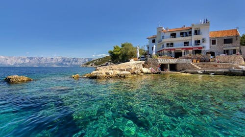 Hotel Timun - Kraj ljeta na Hvaru, Hvar, Hrvatska - 410 EUR - 4x noćenje u dvokrevetnoj sobi s balkonom (pogled park) za 2 osobe, Polupansion