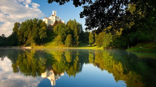 Hotel Trakošćan - Rujanski obiteljski paket opuštanja, Trakošćan, Hrvatska - 320 EUR - 2x noćenje u obiteljskoj sobi za 2 osobe (2 djece do 11,99 godina besplatno), Polupansion