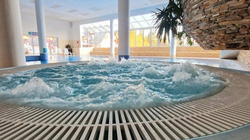 Wellness & Spa Apartmaji Bolfenk - Jesen ili proljeće na Pohorju - Vikend odmor, Pohorje, Slovenija - 199 EUR - 2x noćenje u Superior apartmanu s kaminom i s terasom ili balkonom za 4 osobe, Neograničeno korištenje WellNest unutarnjega bazena od 12 do 20 sati