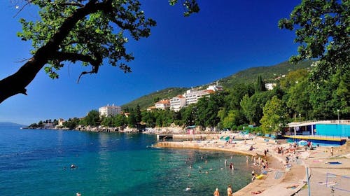 Apartmani Kestenovi dvori - Kraj ljeta na Opatijskoj rivijeri, Lovran, Hrvatska - 55 EUR - 1x noćenje u apartmanu za 4 osobe, Posteljina i ručnici