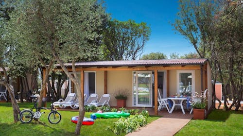 Kamp Polari - Mobilna kućica Standard , Rovinj, Hrvatska - 150 EUR - 2x noćenje u mobilnoj kućici Standard za do 6 osoba (4 odrasle osobe i 2 djece do 11,99 godina), Korištenje vanjskog bazena