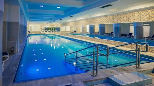 Maslinica Resort - Hotel Narcis - Jesenski romantični ili obiteljski wellness odmor, Rabac, Hrvatska - 179 EUR - 2x noćenje u obiteljskoj sobi s balkonom, morska strana za 2 osobe (2 djece do 9,99 godina besplatno), Polupansion